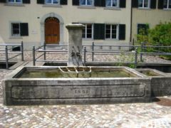 Brunnen Pfarrhaus